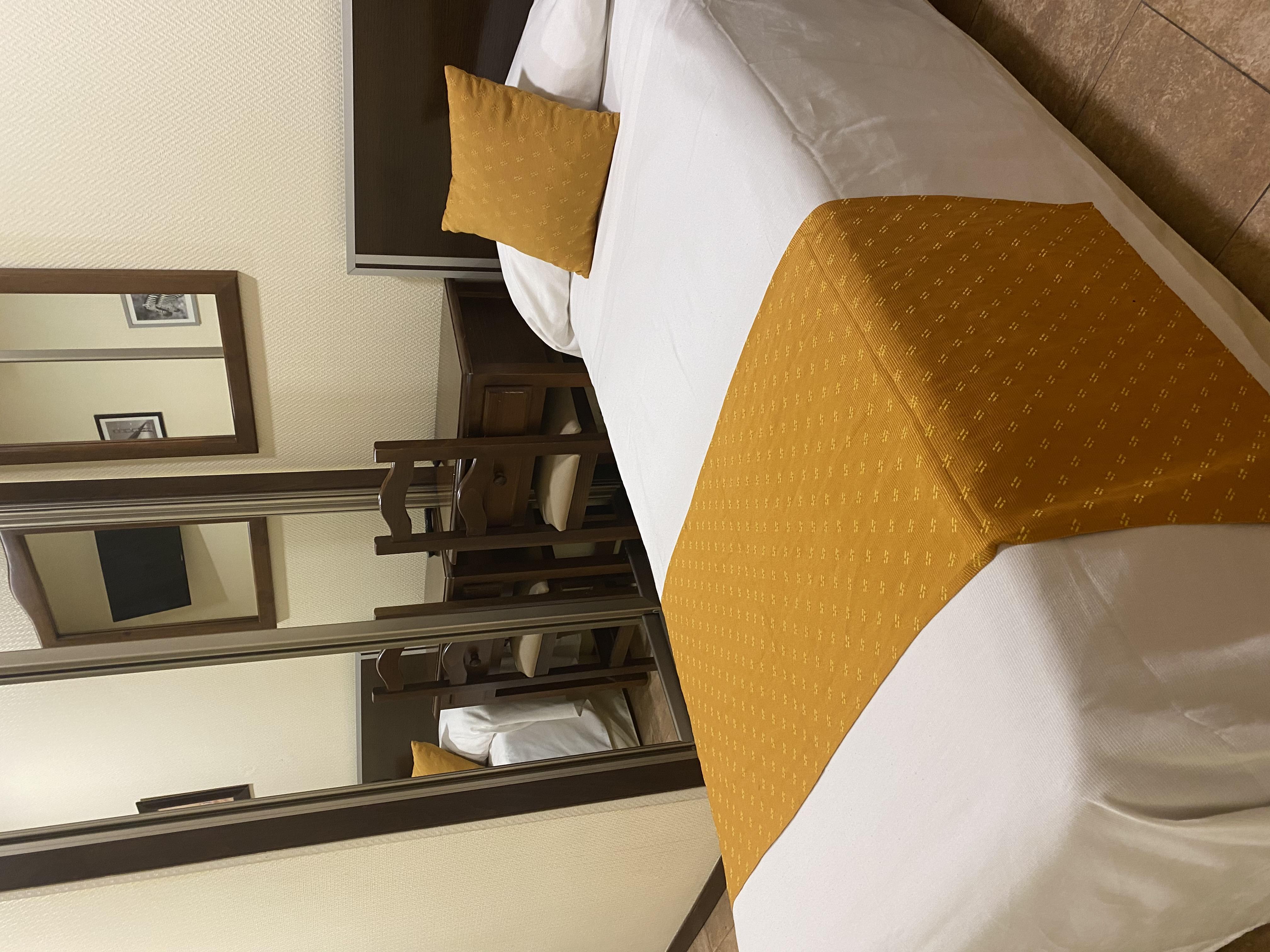 Hotel Complutense 알칼라데에나레스 외부 사진