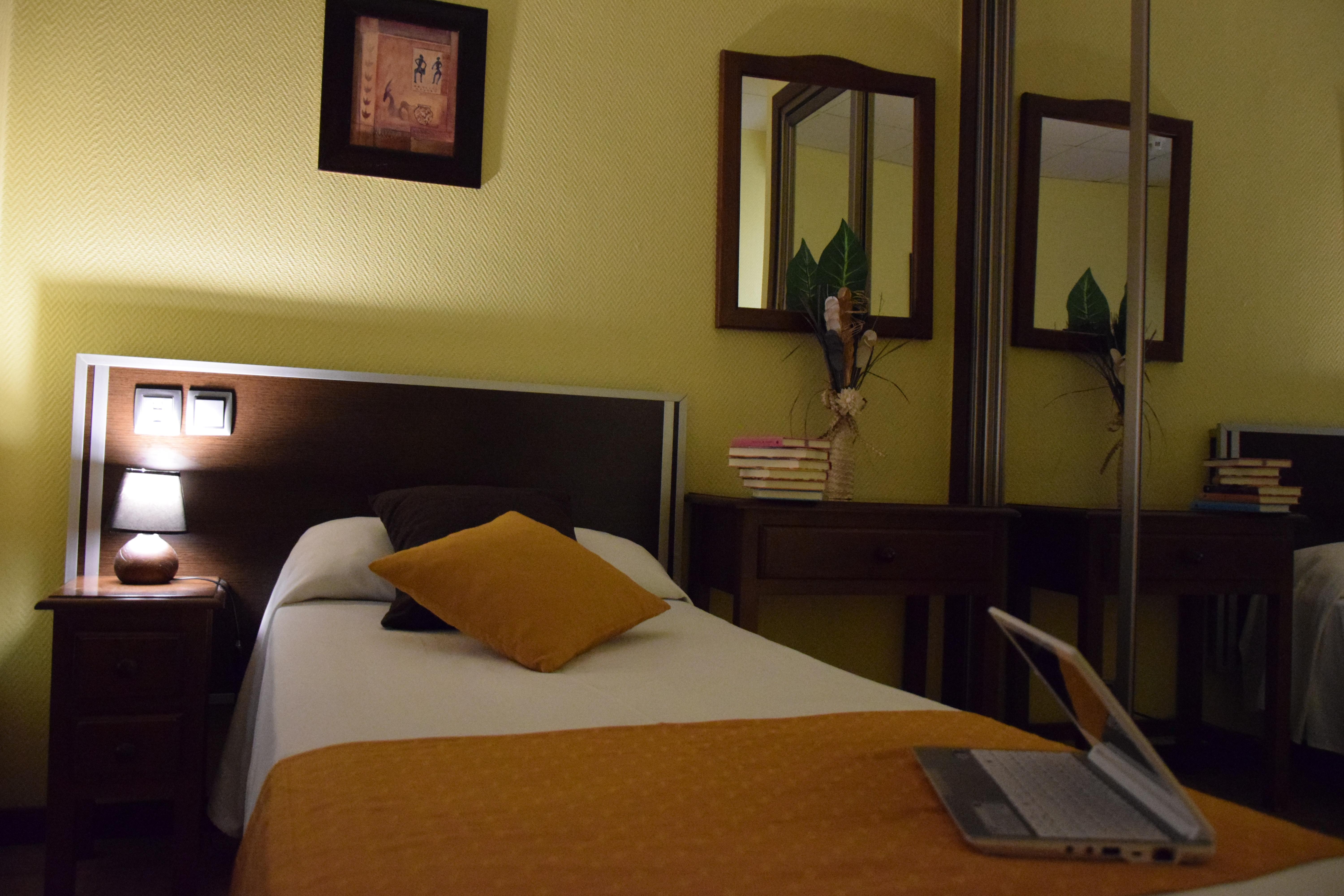 Hotel Complutense 알칼라데에나레스 외부 사진