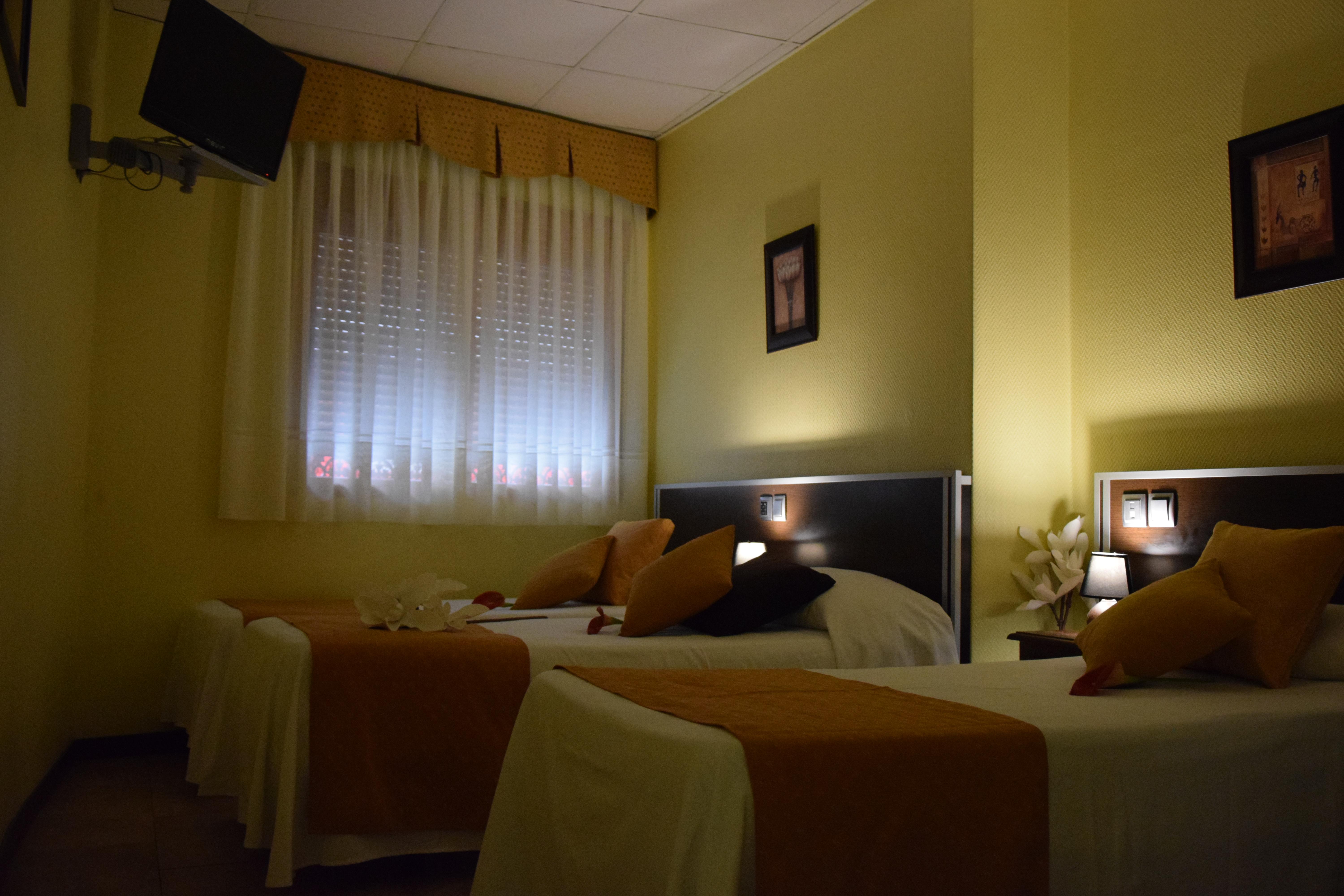 Hotel Complutense 알칼라데에나레스 외부 사진