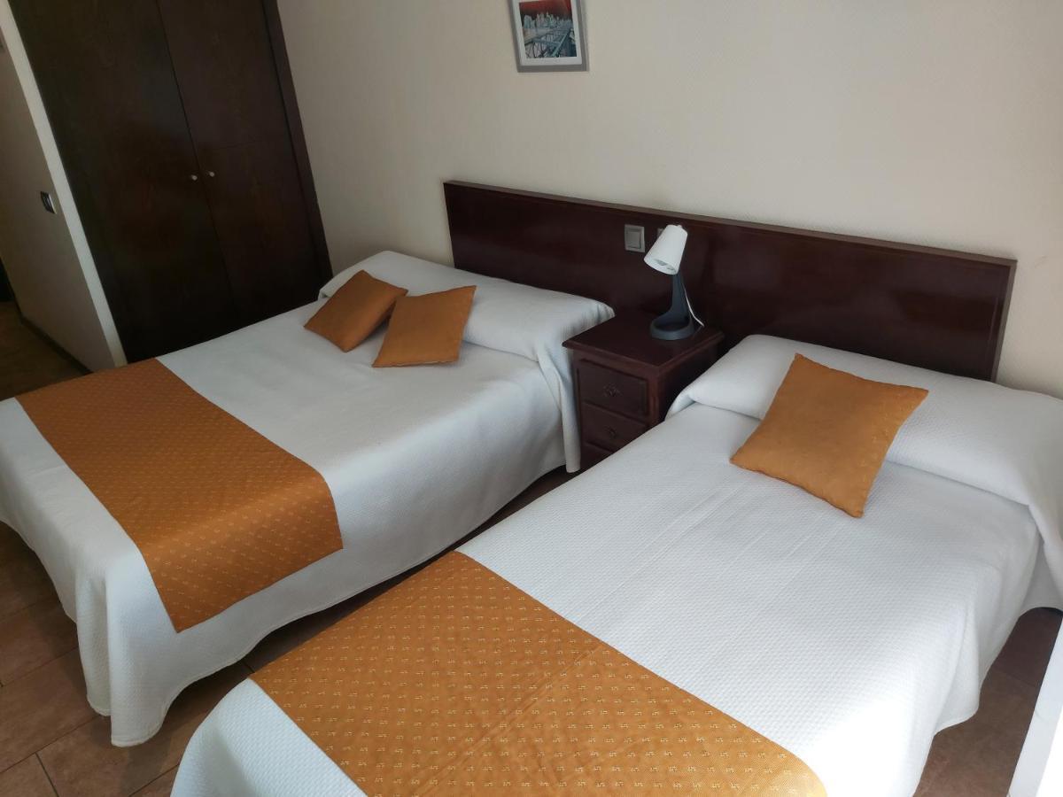 Hotel Complutense 알칼라데에나레스 외부 사진