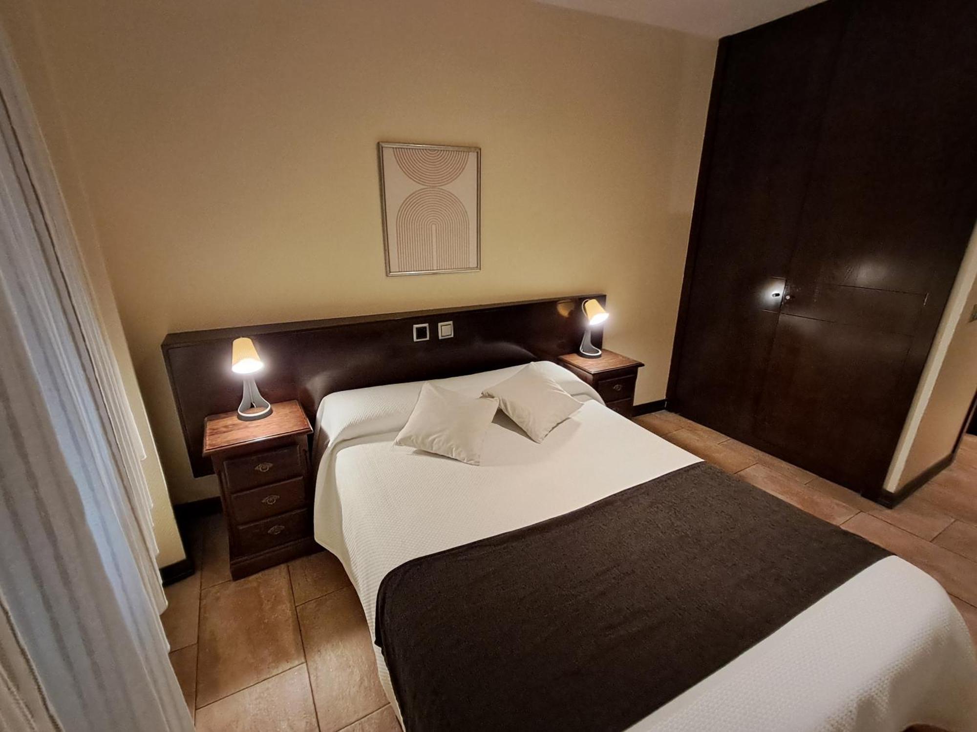 Hotel Complutense 알칼라데에나레스 외부 사진