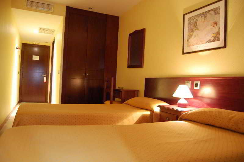Hotel Complutense 알칼라데에나레스 외부 사진