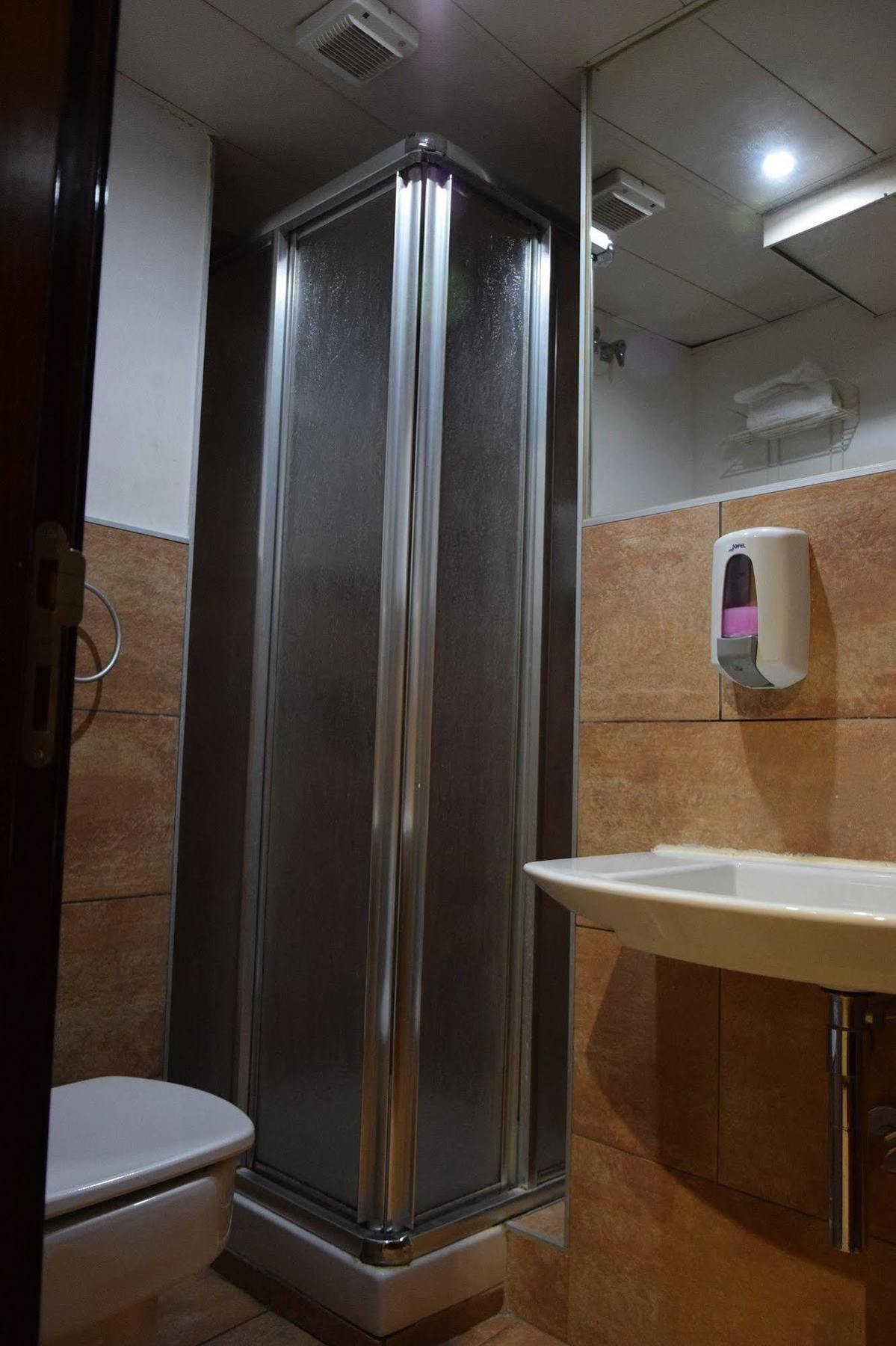 Hotel Complutense 알칼라데에나레스 외부 사진